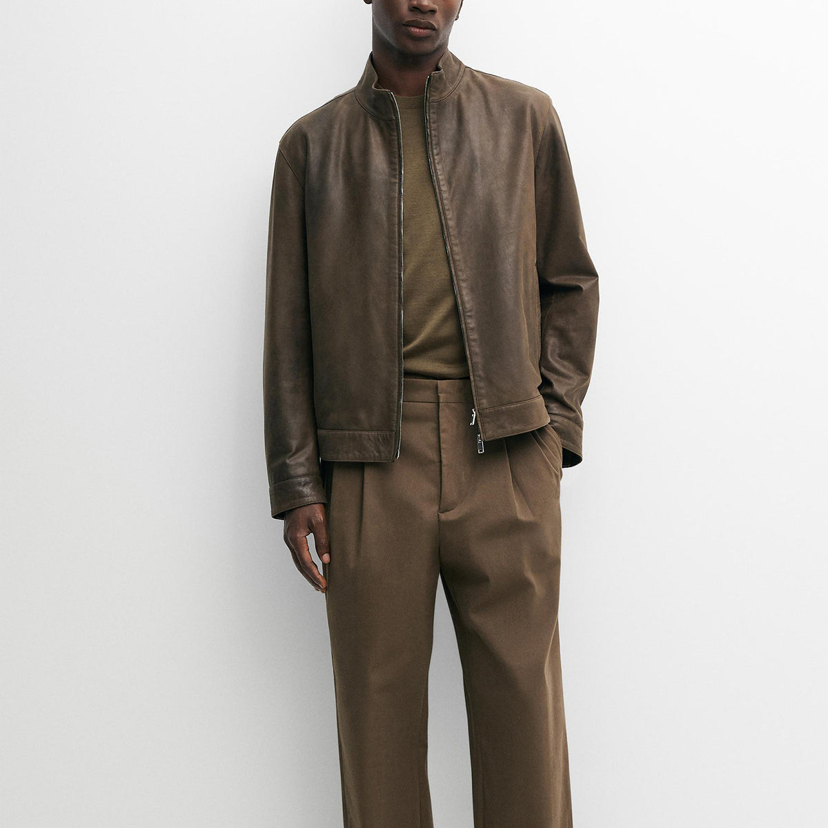 Men’s Brown Leather Jacket – Stand Collar Full-Zip Jacket with Side Pockets