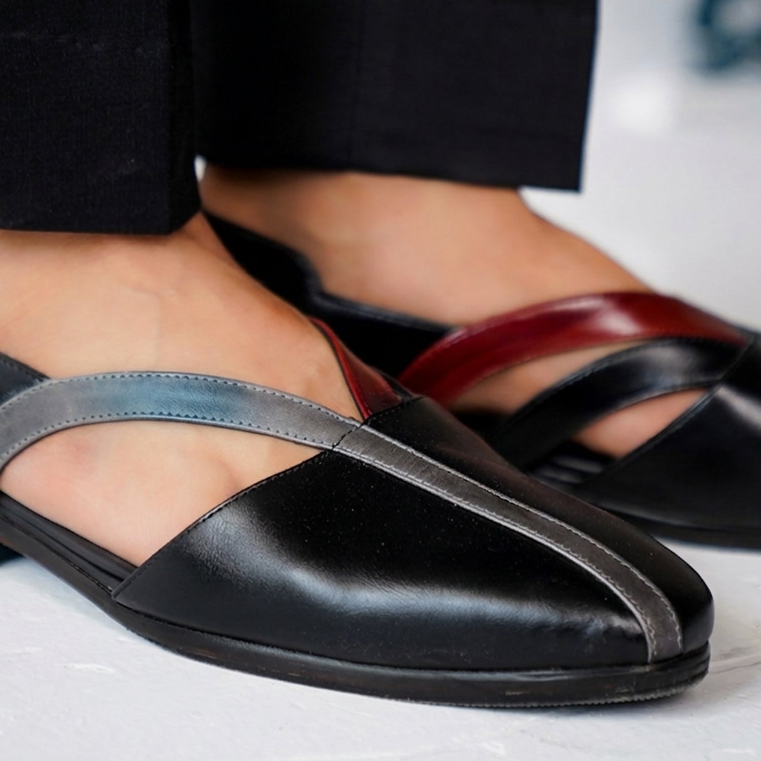 Modern Black Leather Cut-Out Loafers for Men – Stylish Cross-Strap Slip-On Shoes