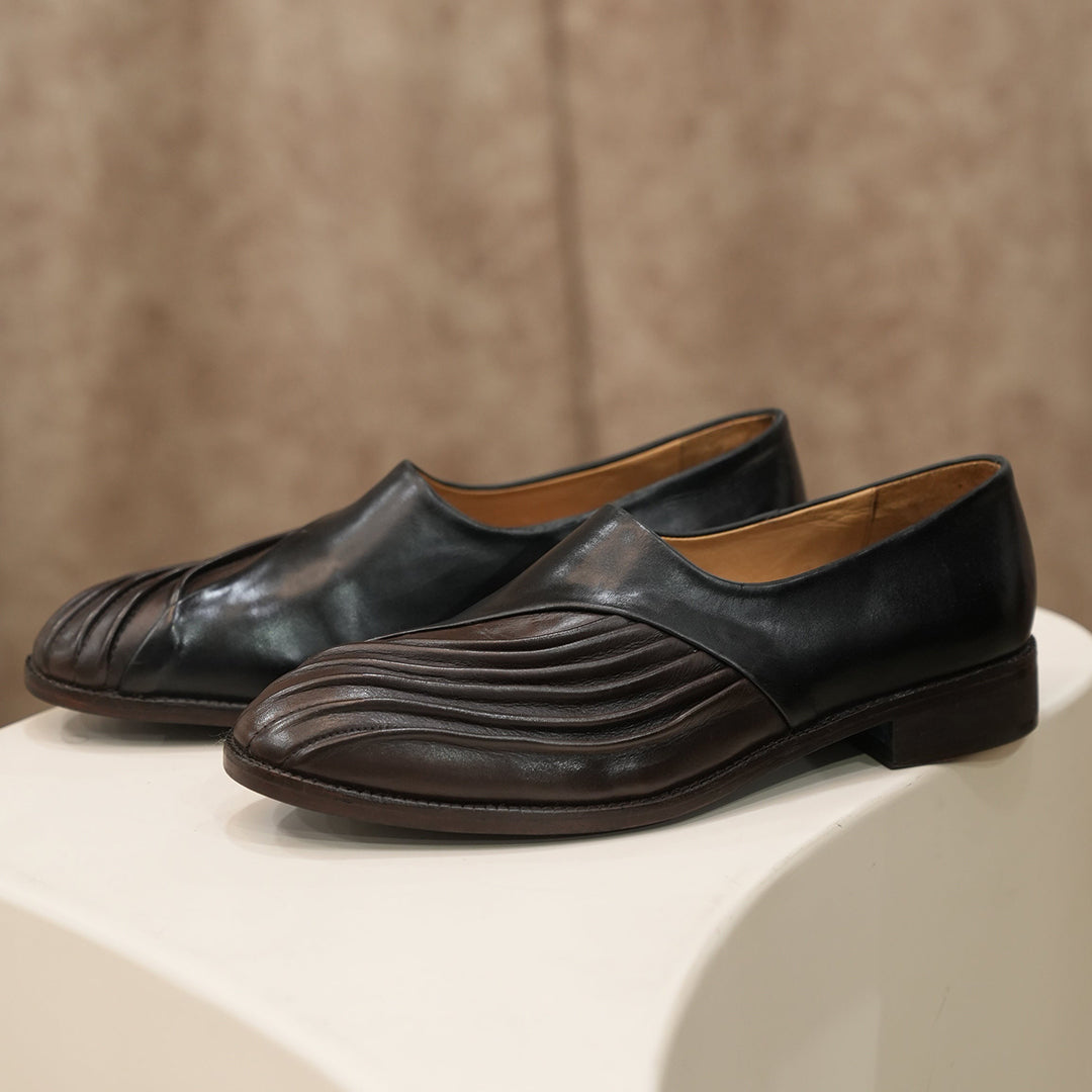 Elegant Two-Tone Leather Slip-On Shoes with Pleated Detail
