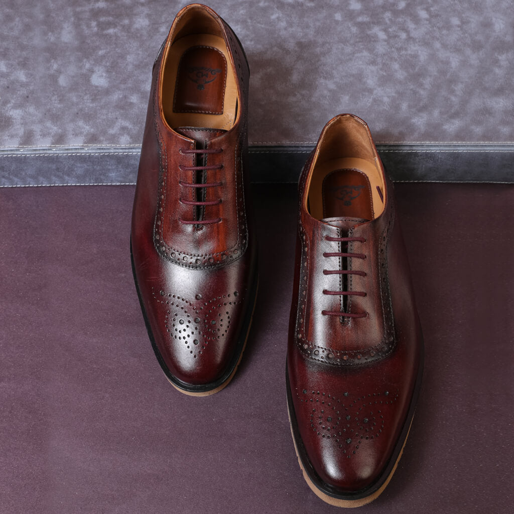 "Mille Dollari Lanvin Low-Top Sneaker with a lightweight Airlite EVA sole, cemented construction, and a sleek design for durability and everyday comfort."

