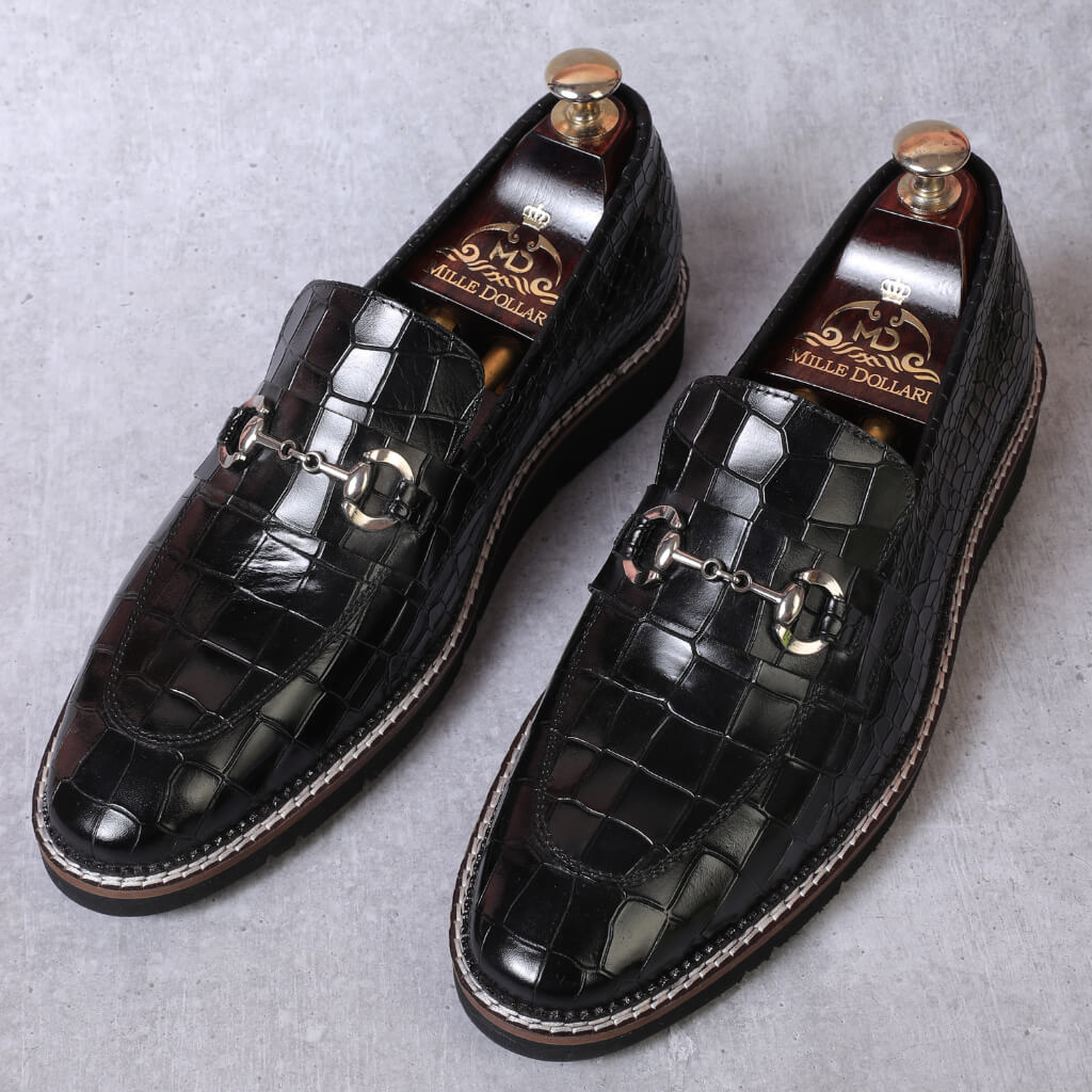 "CABALLO by Mille Dollari, handcrafted men's leather shoes featuring full-grain Argentinian white crust leather, a bold croc pattern, HD-EVA sole with AirFlexLite technology, and a memory-foam insole for luxury and comfort."

